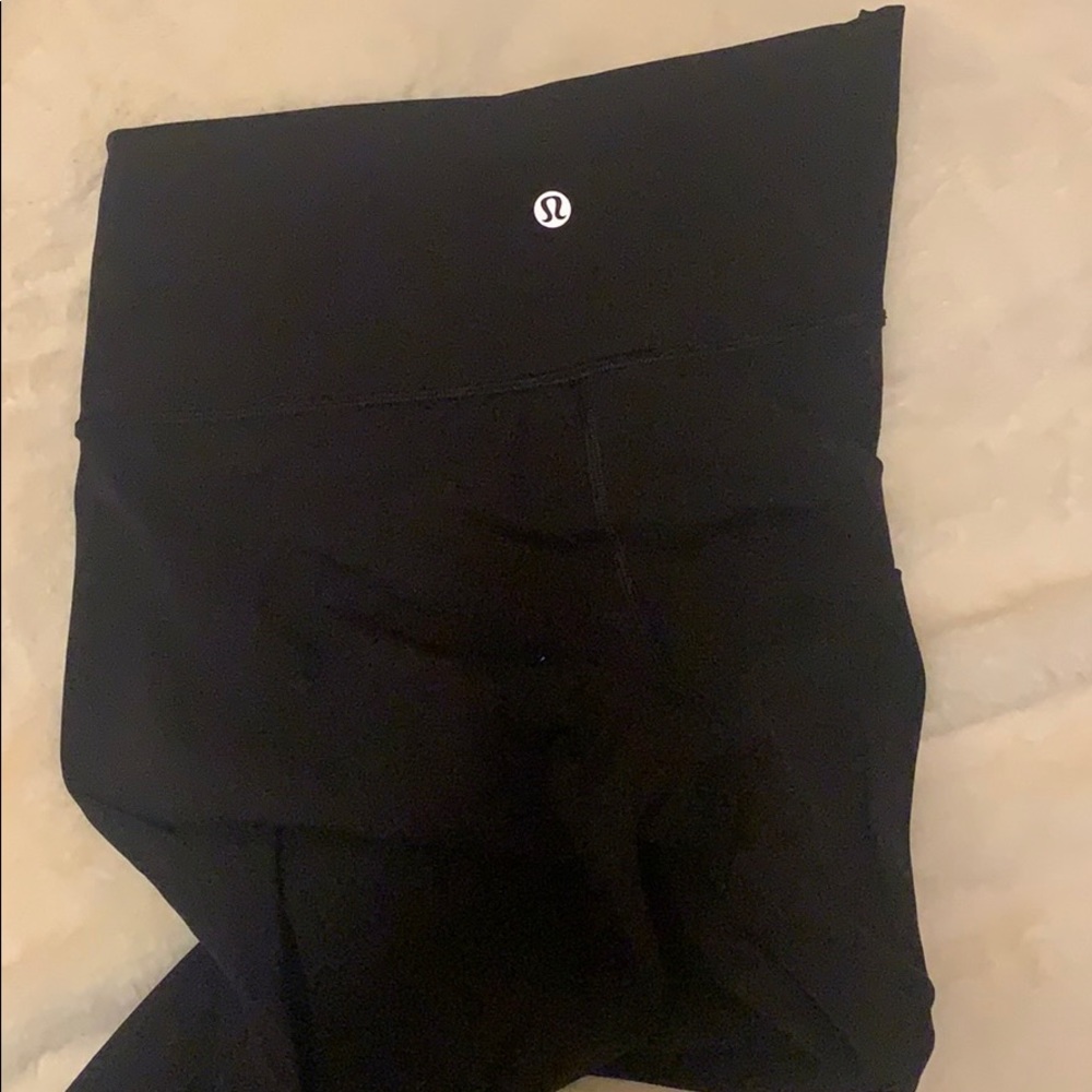 Lululemon wunder under size 8!